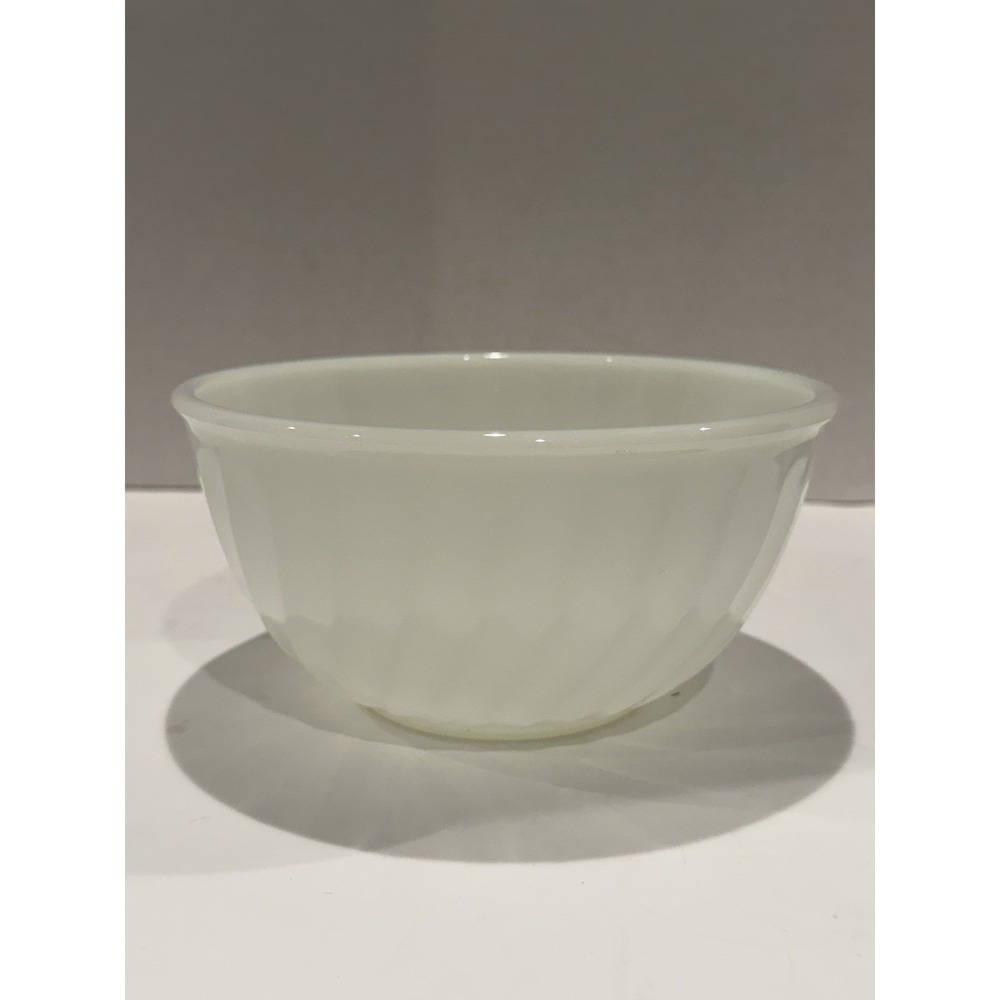 Vintage Fire-King Swirl Pattern Mixing Bowl Milk Glass Anchor Hocking 7 inch